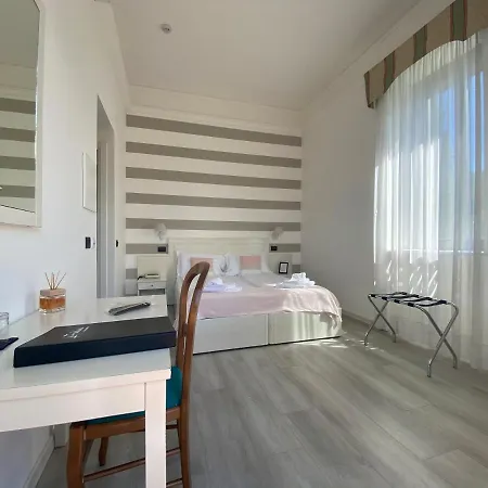 Hotell La Fontana 3*